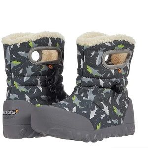 BOGS🍂🍁waterproof insulated in Shark size 5 brand new